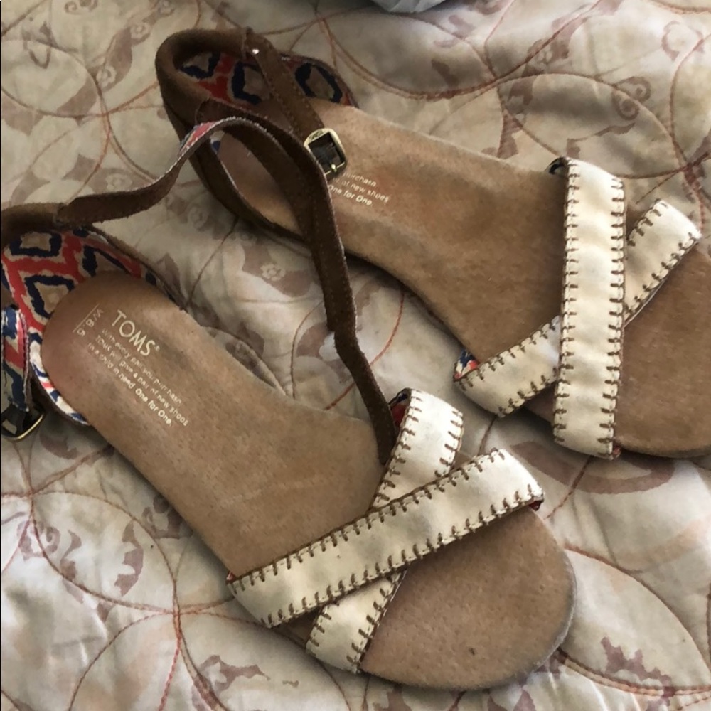 Toms sandals